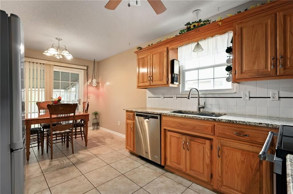 1323 NE Ridgeview Drive — photo 7