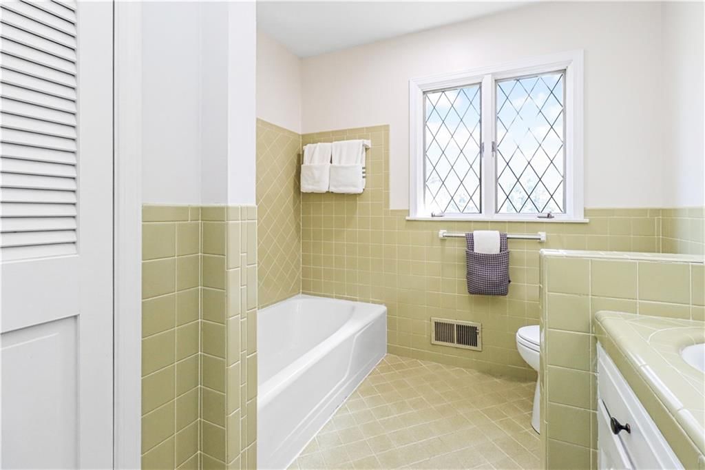 8544 Roe Avenue — photo 42