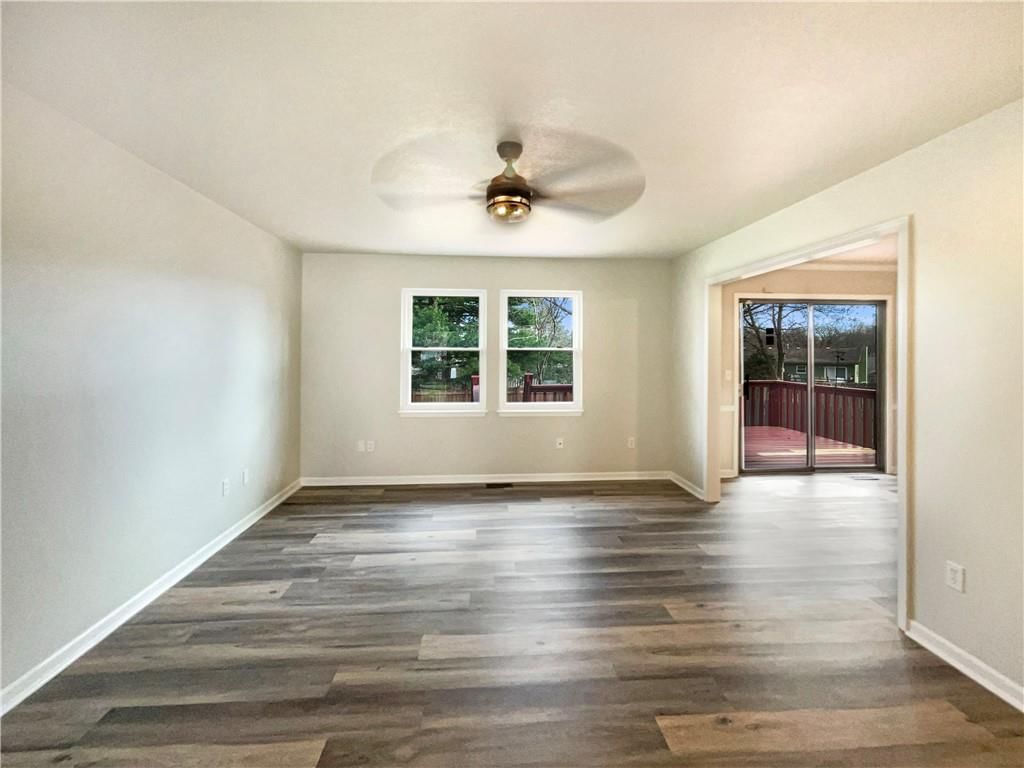 2122 Mckee Lane — photo 3