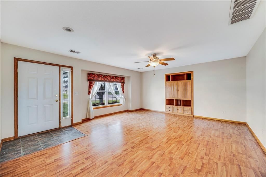 701 Broadway Street — photo 3