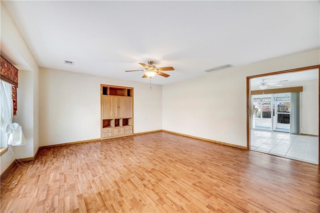 701 Broadway Street — photo 4