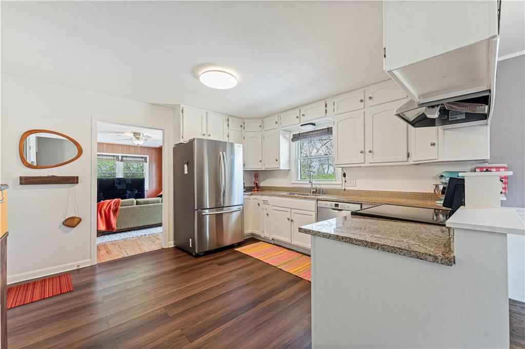 10000 Tracy Avenue — photo 12