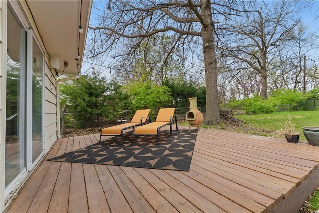 10000 Tracy Avenue — photo 32