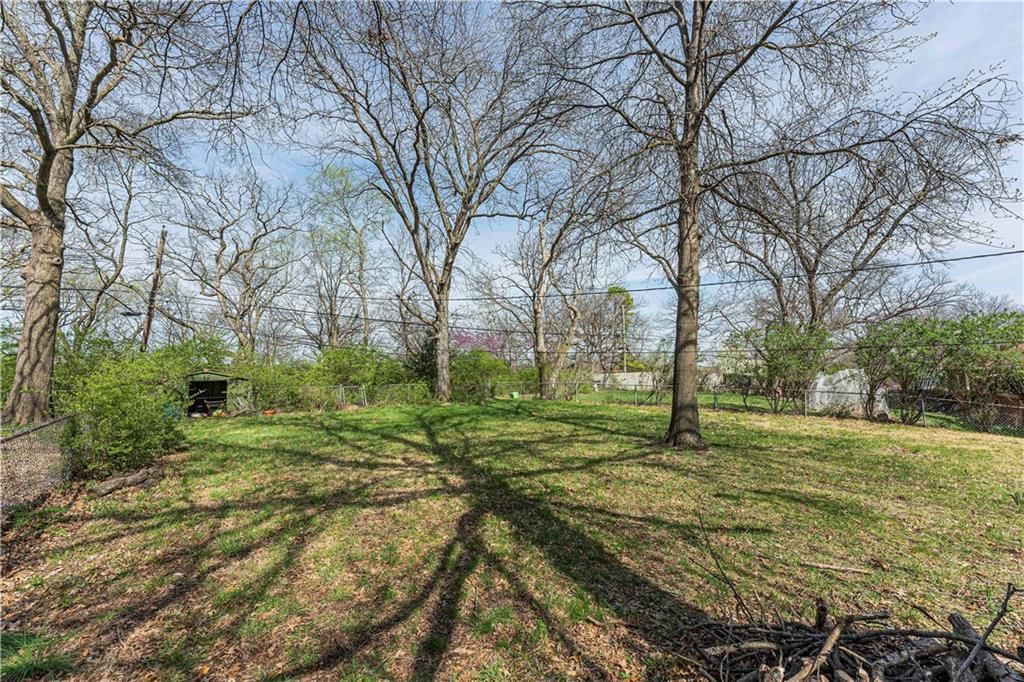 10000 Tracy Avenue — photo 36