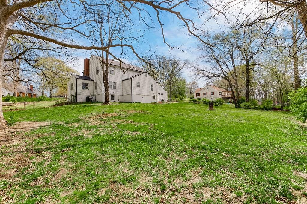 5330 N Spruce Avenue — photo 29