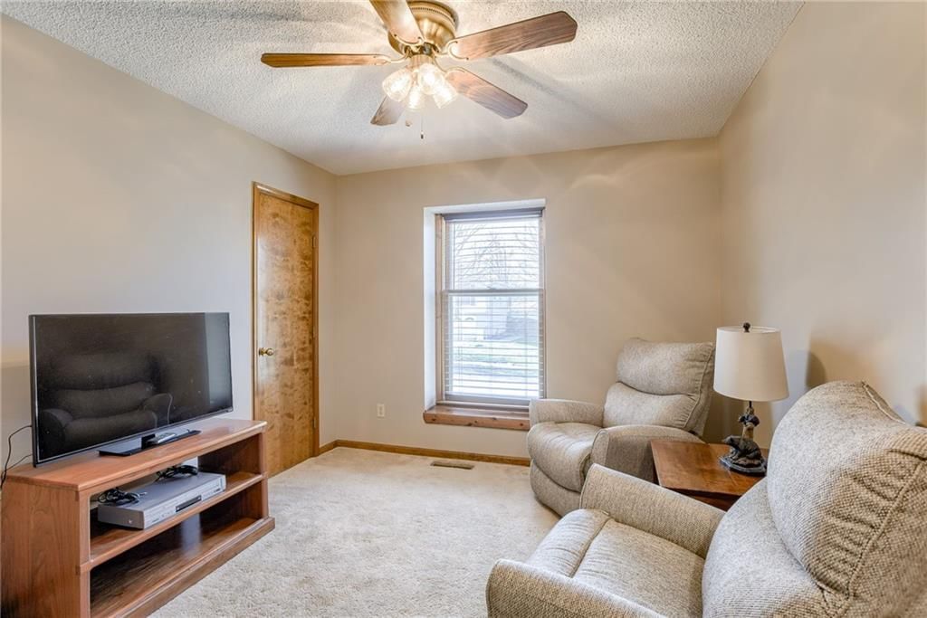8225 N Forest Avenue — photo 21