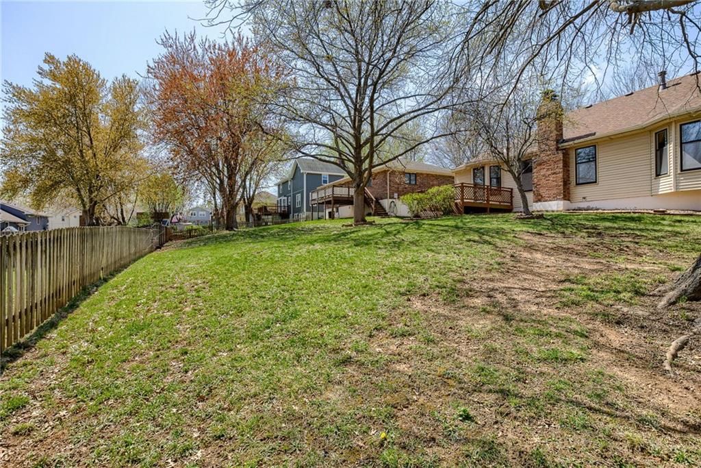 8225 N Forest Avenue — photo 25