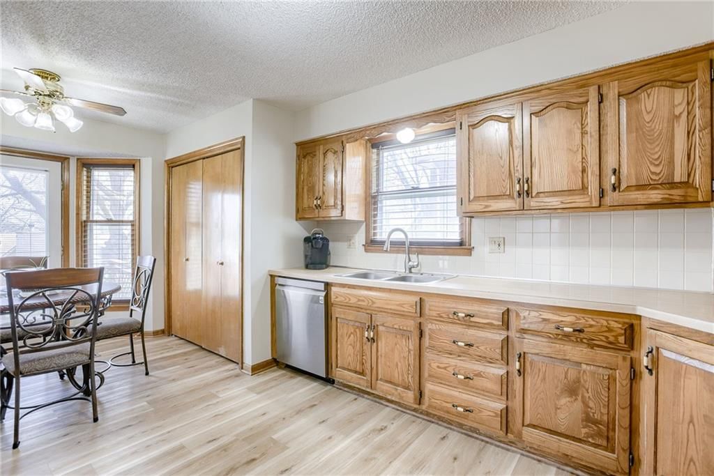 8225 N Forest Avenue — photo 9