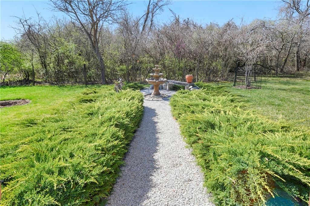 1699 NE Parkwood Drive — photo 43