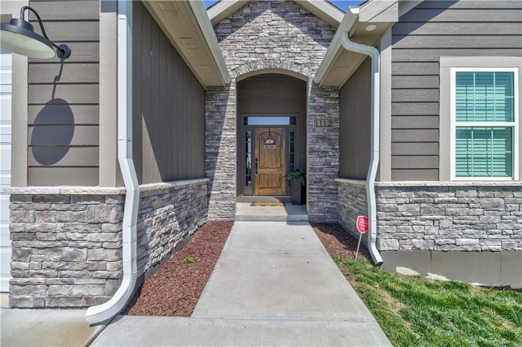 1112 SW Hawthorne Circle — photo 3