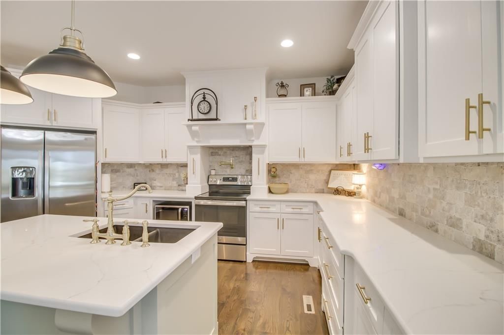 1112 SW Hawthorne Circle — photo 8