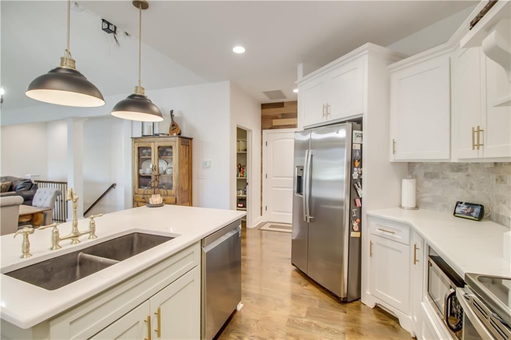 1112 SW Hawthorne Circle — photo 10