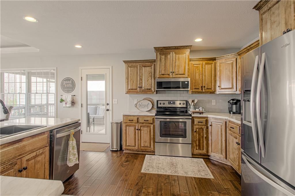6168 Maple Ridge Road — photo 13