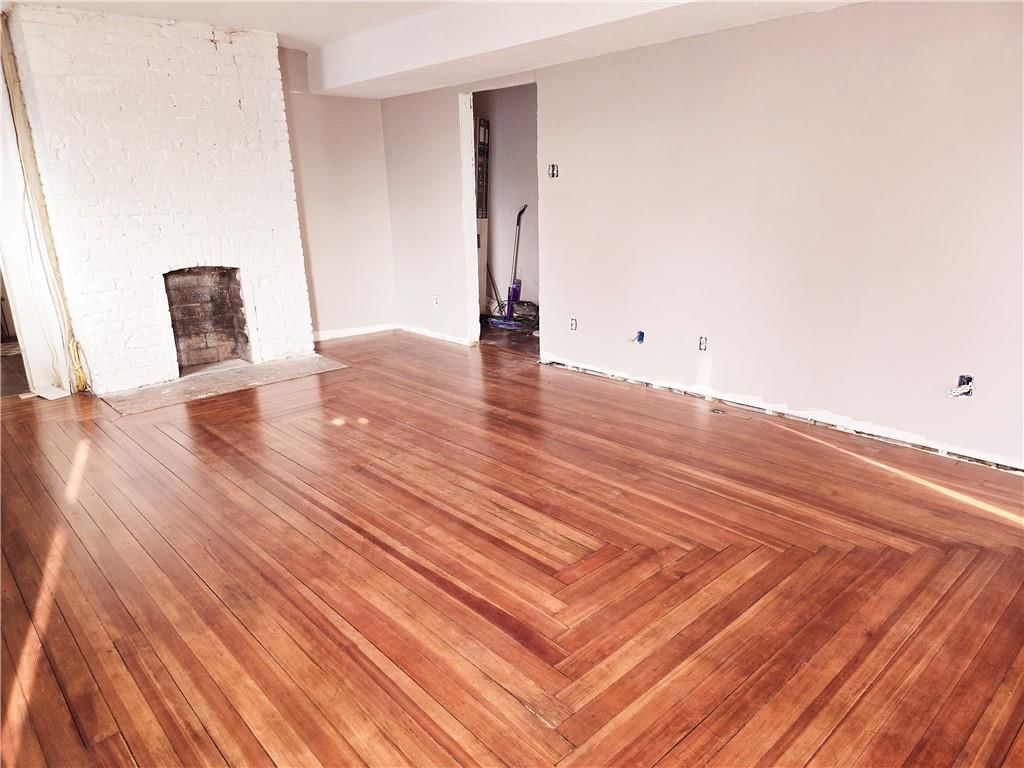611 College Street — photo 6