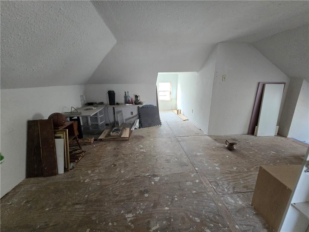611 College Street — photo 9