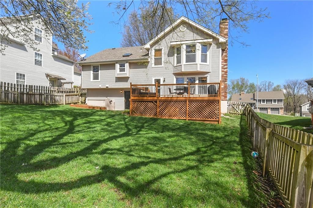8007 NW 70th Street — photo 32