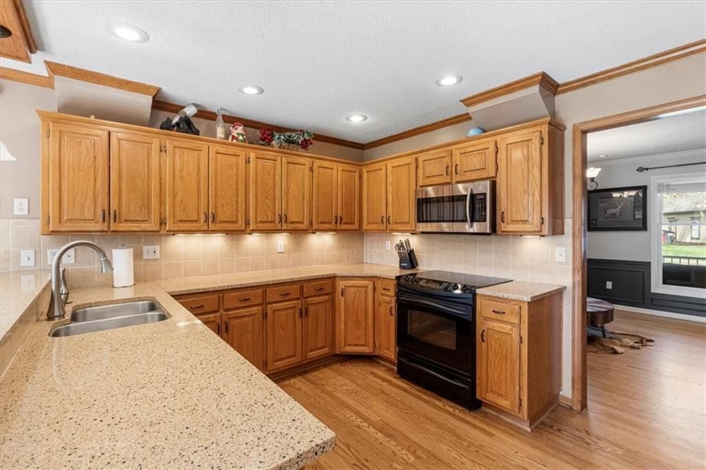 801 NE Jamestown Court — photo 16