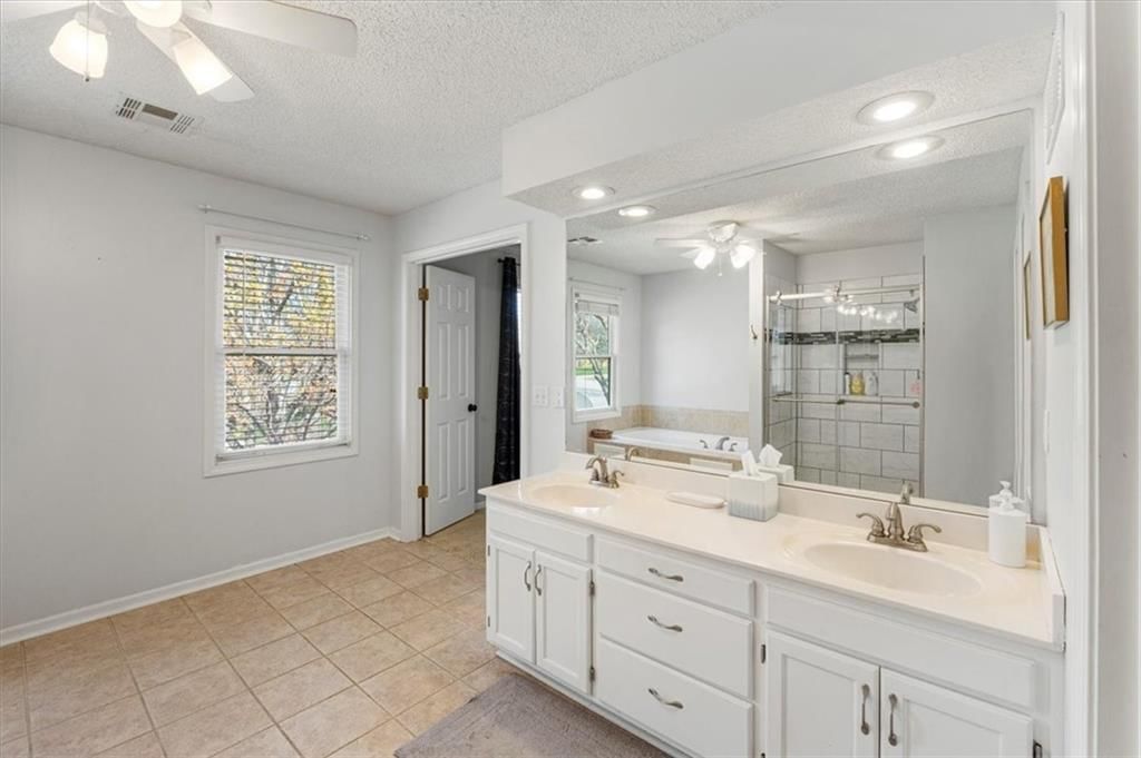 801 NE Jamestown Court — photo 27