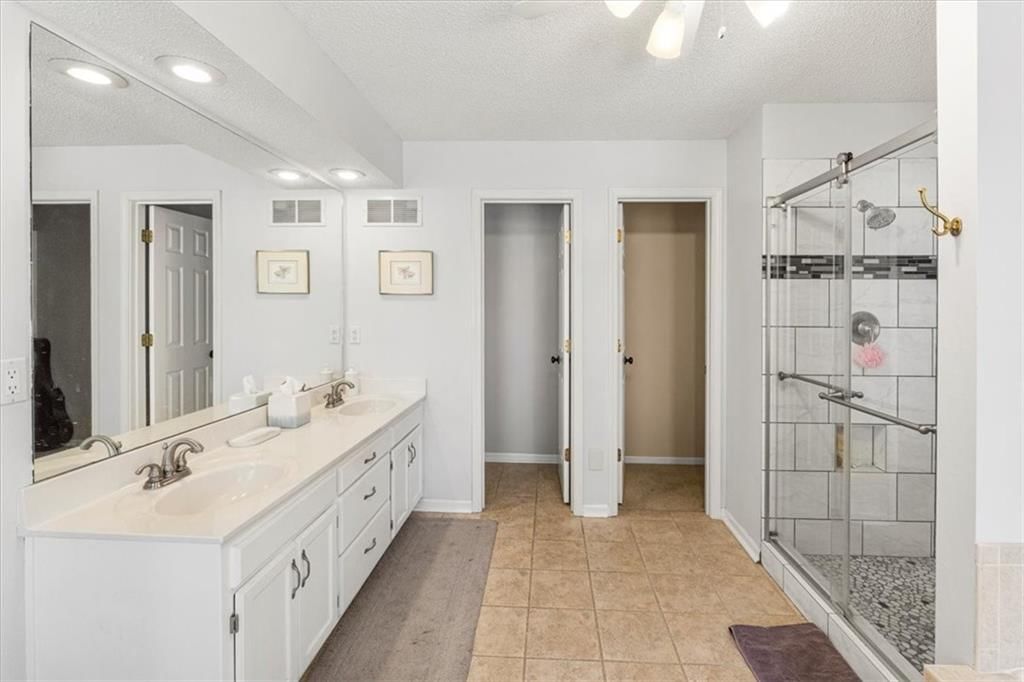 801 NE Jamestown Court — photo 28