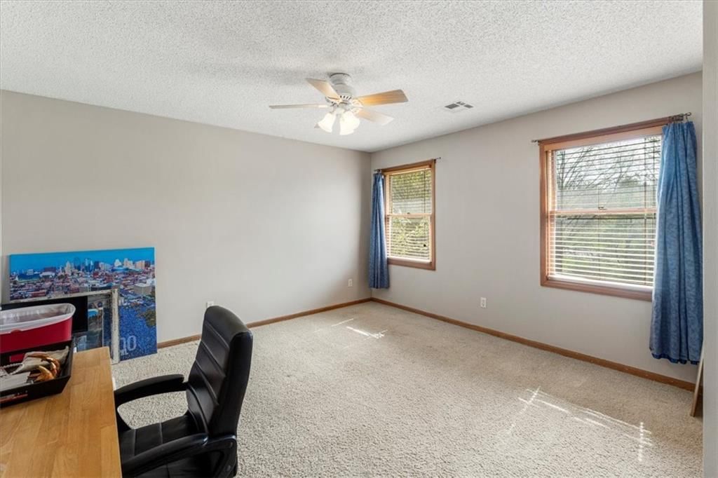 801 NE Jamestown Court — photo 29