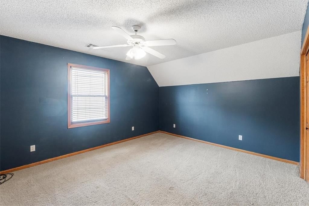 801 NE Jamestown Court — photo 33