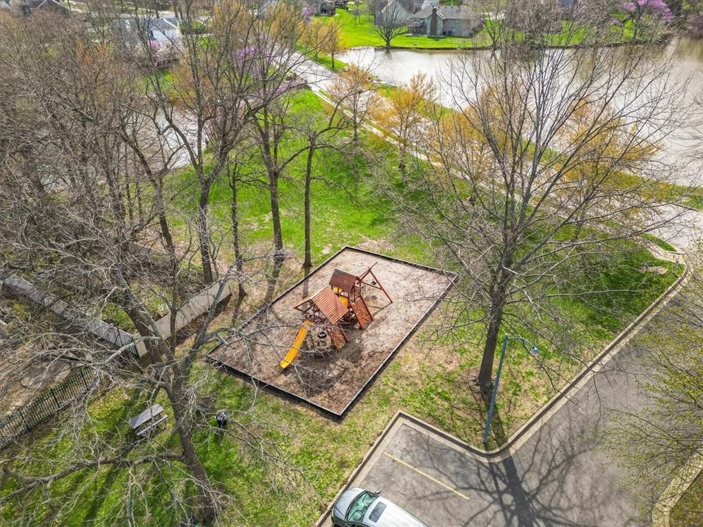 801 NE Jamestown Court — photo 7