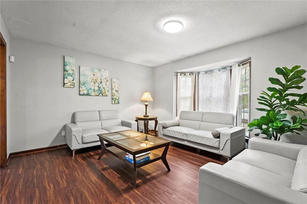 329 S Shrank Avenue — photo 3