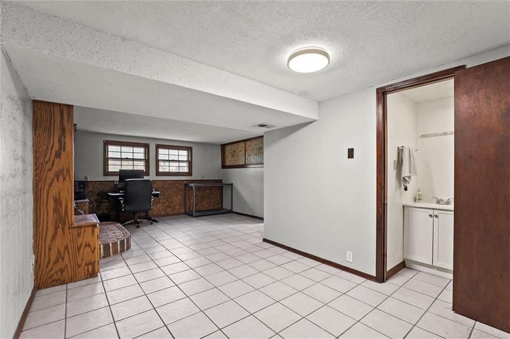 329 S Shrank Avenue — photo 21