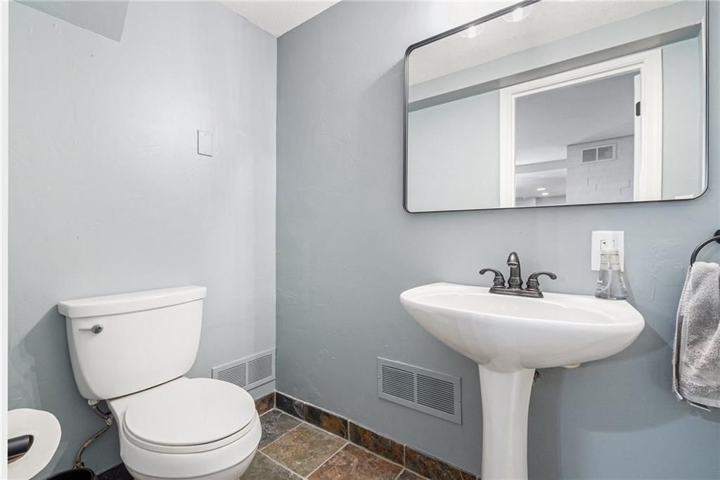 11548 Hemlock Street — photo 44
