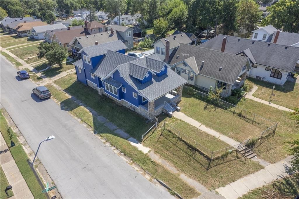 7017 PASEO Boulevard — photo 3