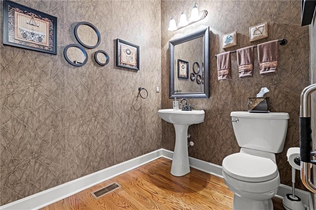 416 SW WINTERGARDEN Drive — photo 14