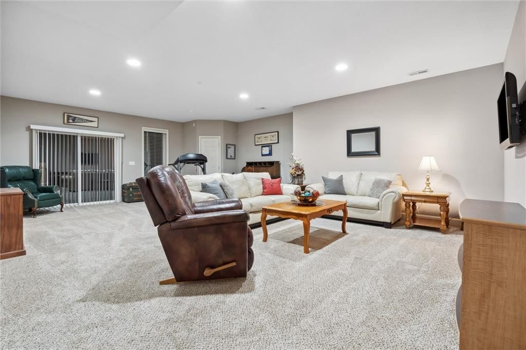 416 SW WINTERGARDEN Drive — photo 23