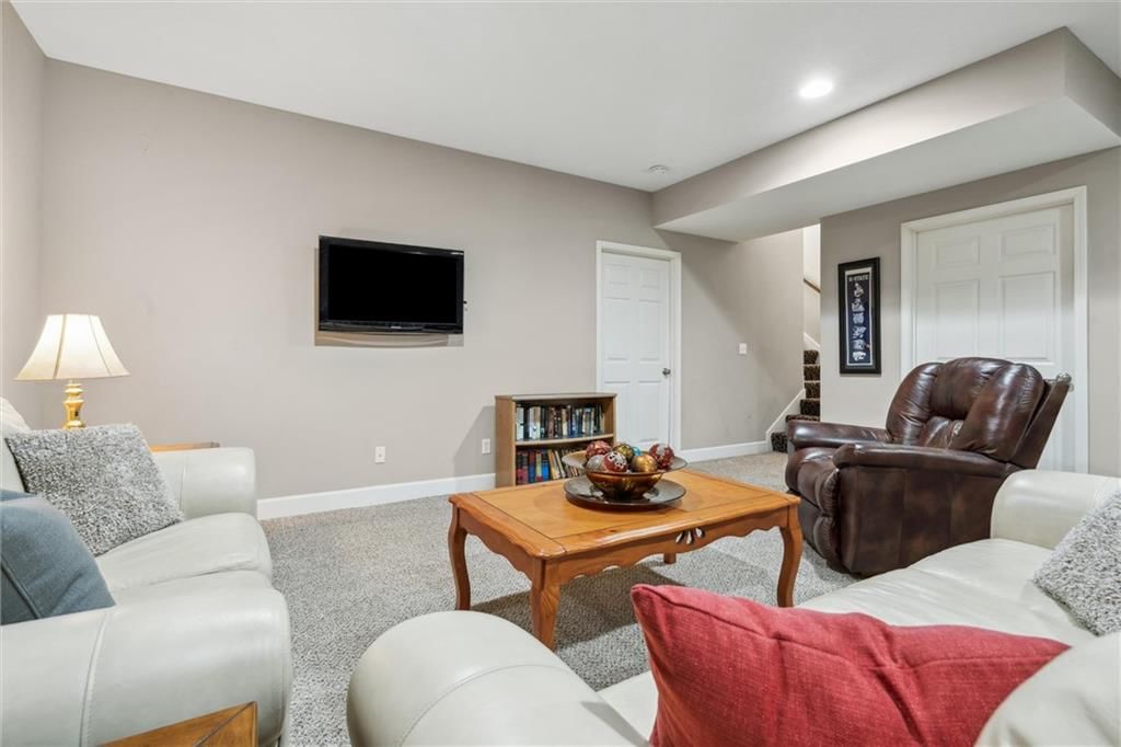 416 SW WINTERGARDEN Drive — photo 24