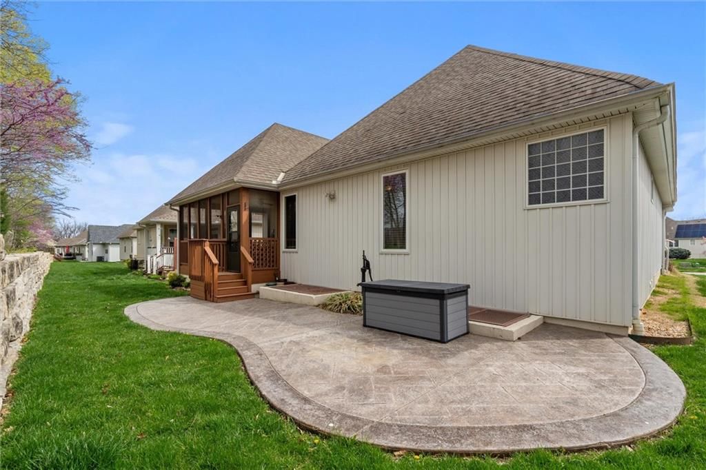 416 SW WINTERGARDEN Drive — photo 29