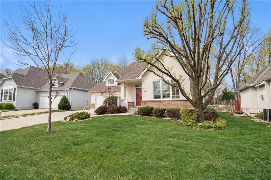 416 SW WINTERGARDEN Drive — photo 4