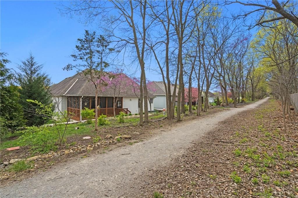 416 SW WINTERGARDEN Drive — photo 32