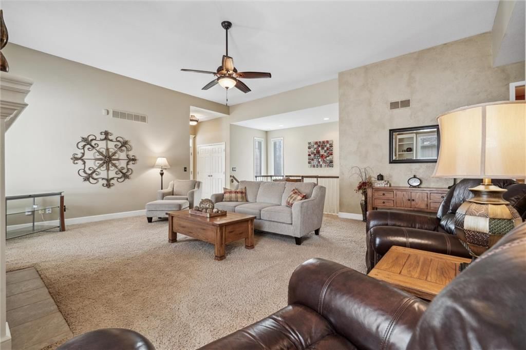 416 SW WINTERGARDEN Drive — photo 6