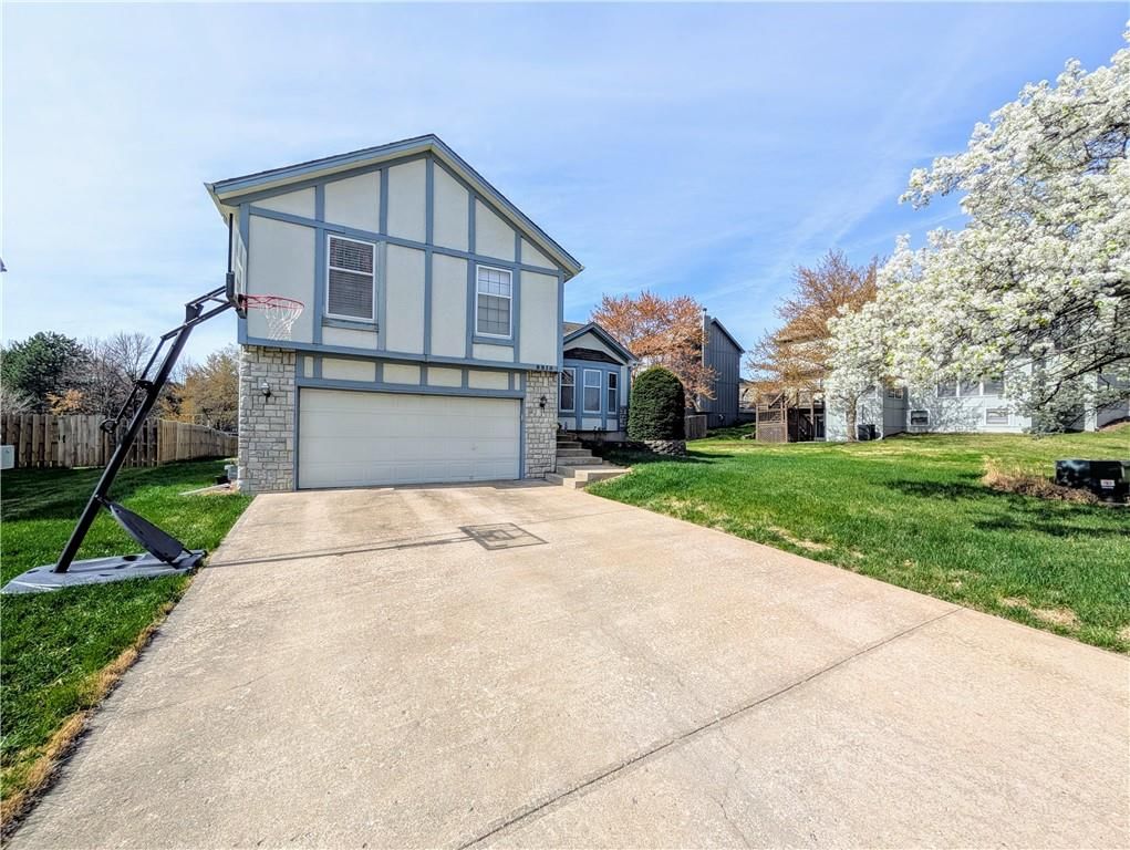 8815 W 128th Street — photo 3