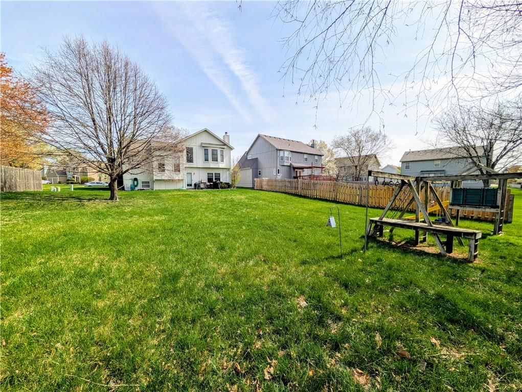 8815 W 128th Street — photo 4