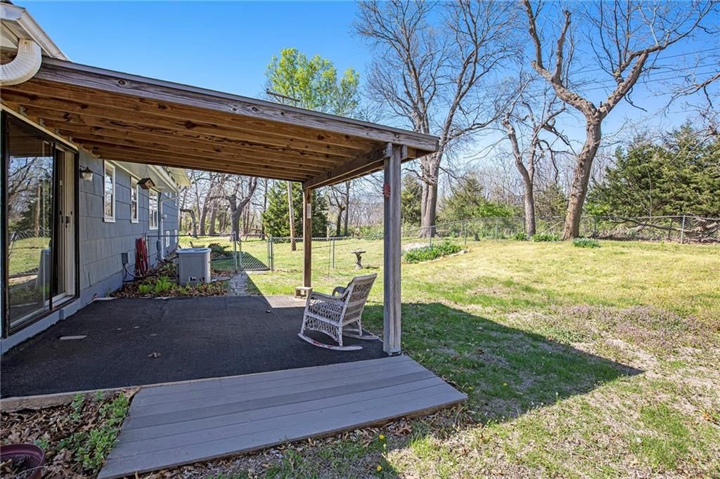 625 Edwardsville Drive — photo 20
