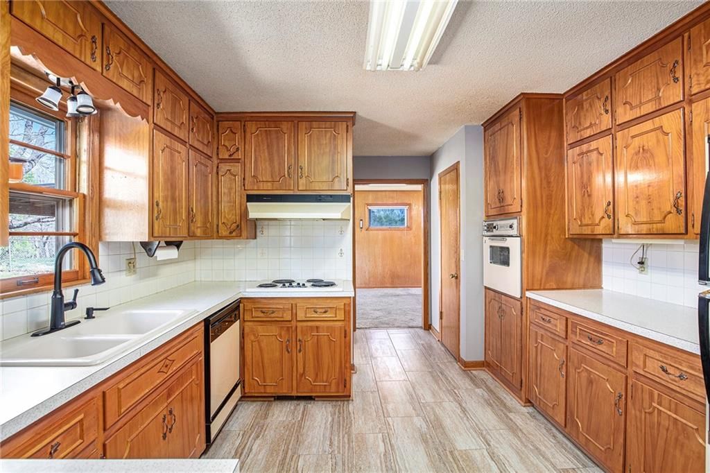625 Edwardsville Drive — photo 7