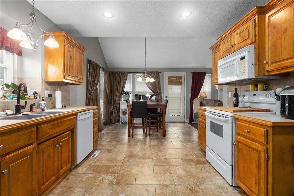 1509 NW Nicholas Drive — photo 5