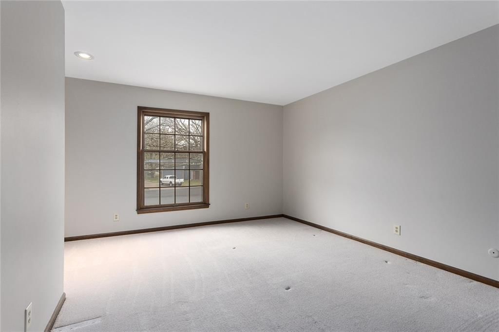 3516 NE Kingwood Place — photo 25