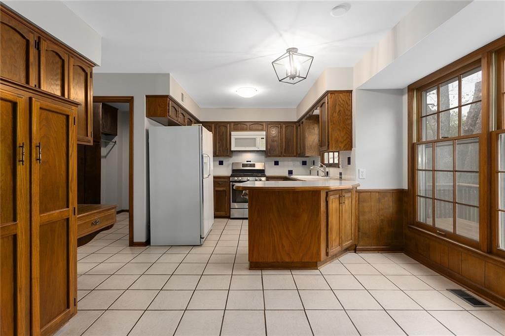 3516 NE Kingwood Place — photo 9