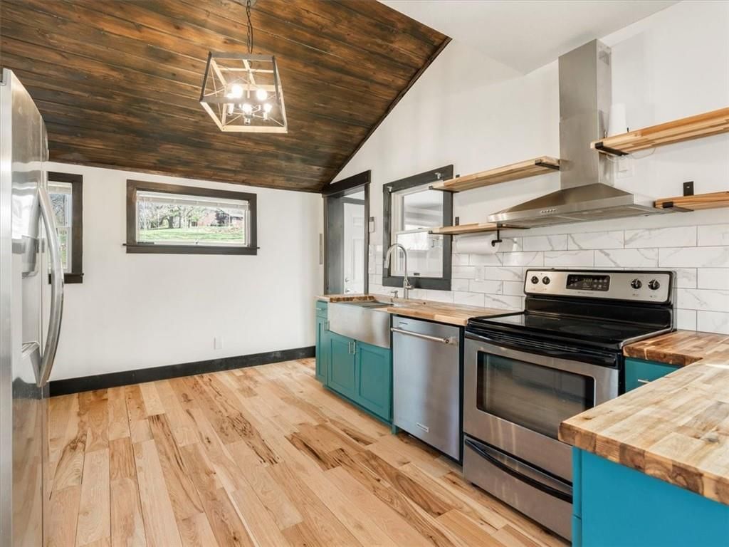 4711 NE Amazonia Road — photo 7
