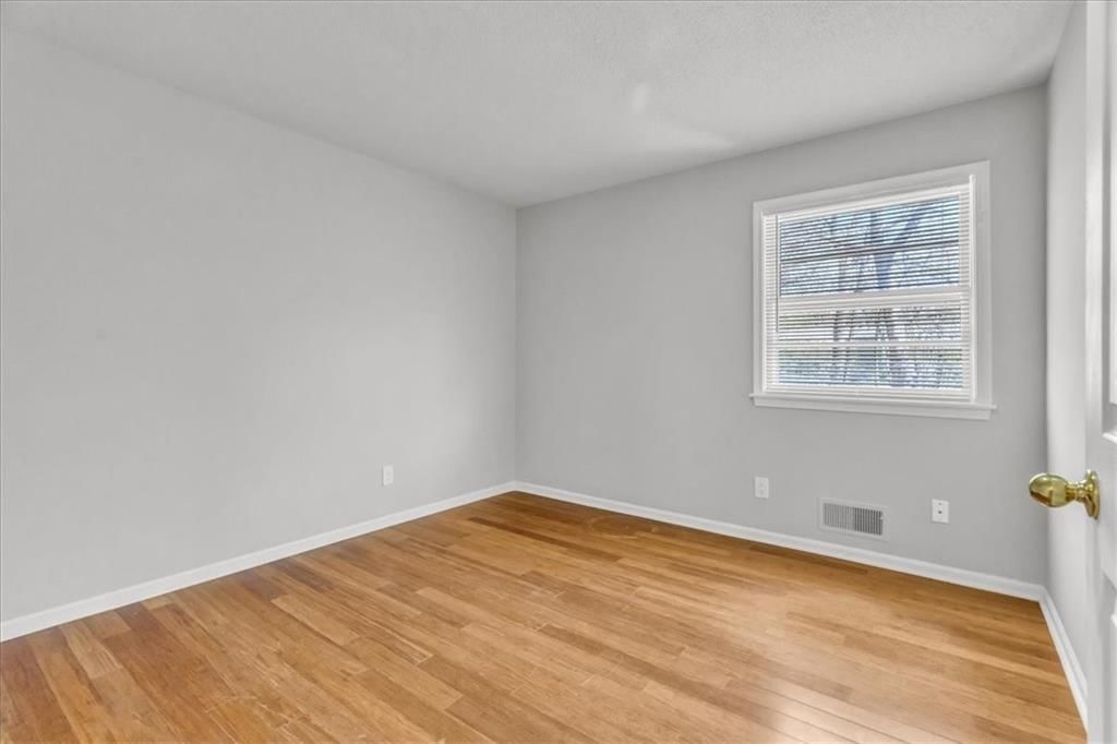 8221 Hamilton Drive — photo 9