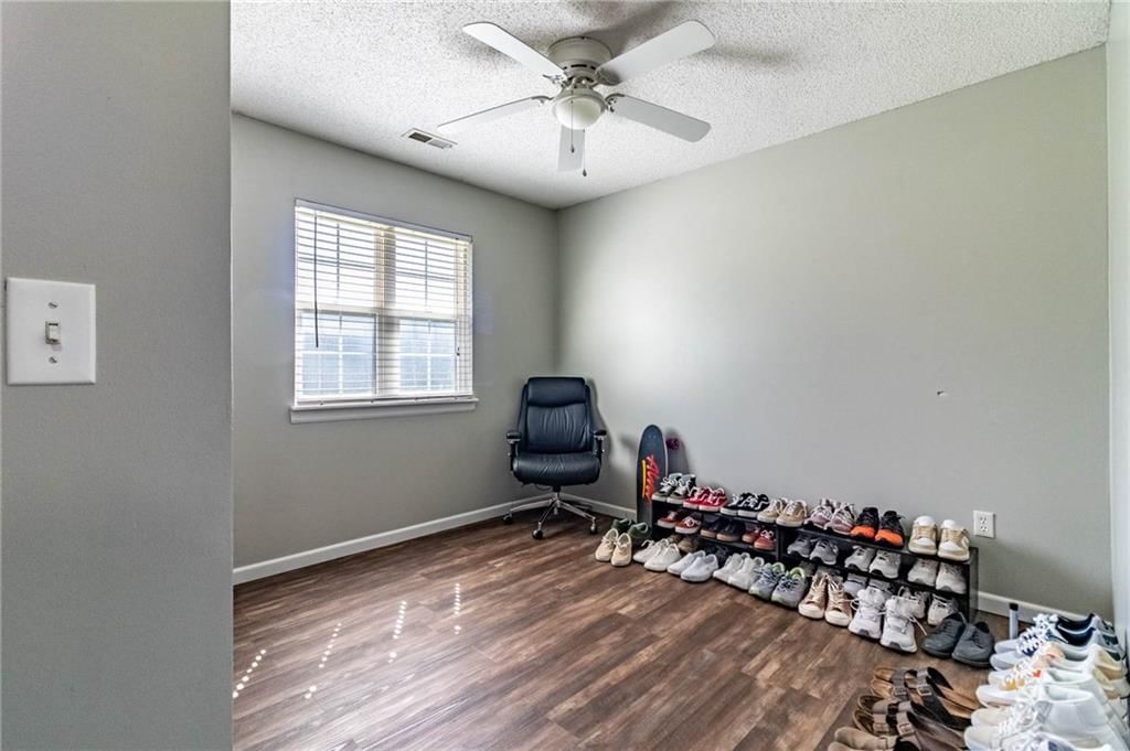 1002 Chelsea Court — photo 5