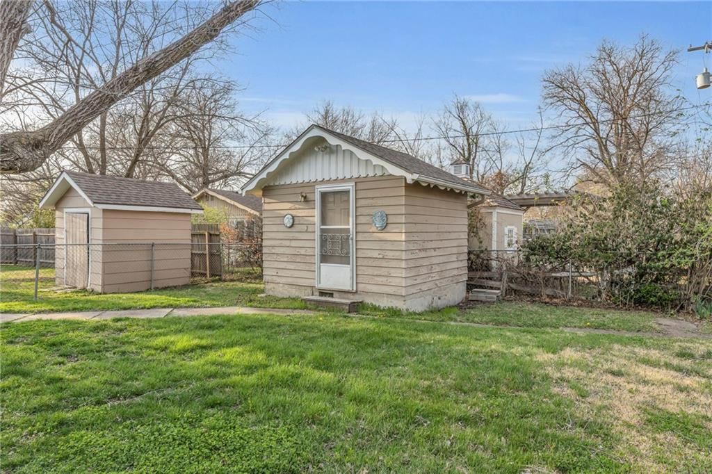 1445 S Maple Street — photo 29