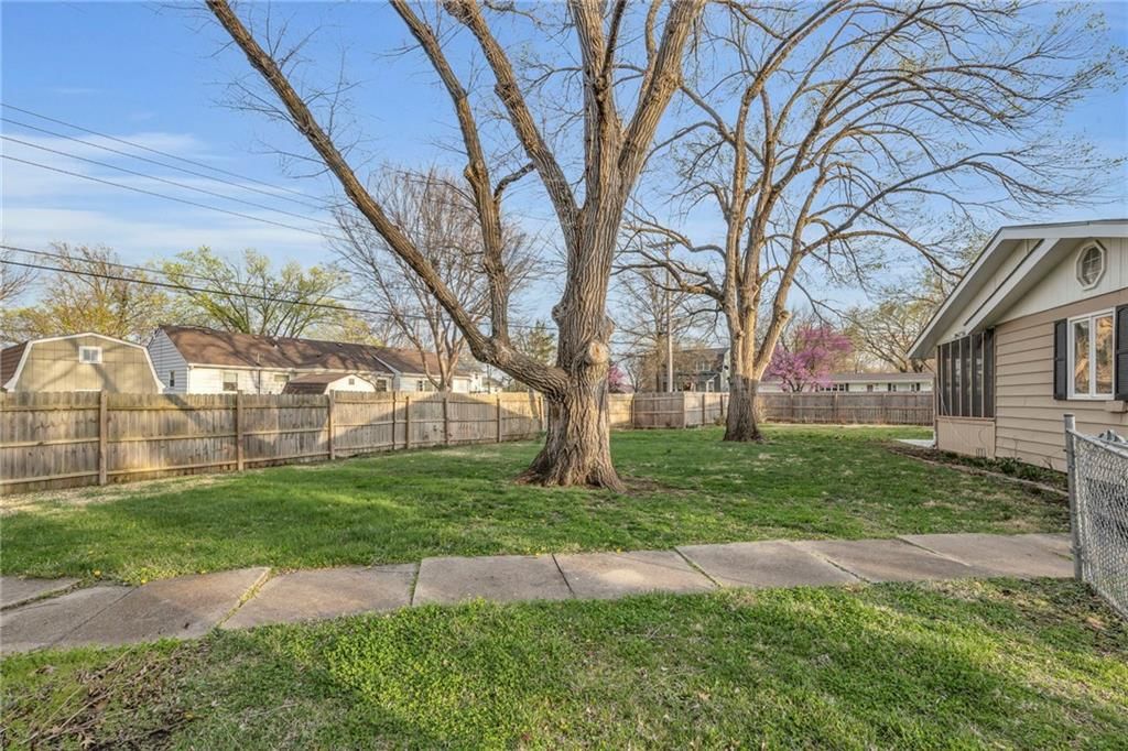 1445 S Maple Street — photo 31
