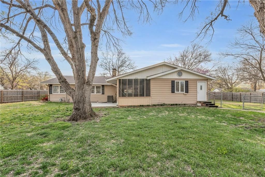 1445 S Maple Street — photo 35